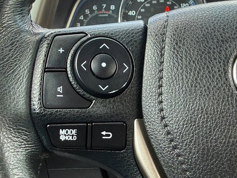 Used 2015 Toyota RAV4 Limited AWD/4WD image 33