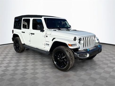 Used 2023 Jeep Wrangler Unlimited Sahara w/ Cold Weather Group image 4