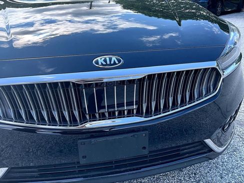 Used 2019 Kia Cadenza Limited FWD image 30