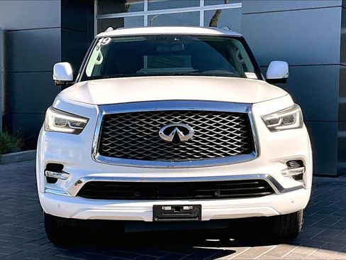 Used 2019 INFINITI QX80 Luxe w/ All-Season Package image 2