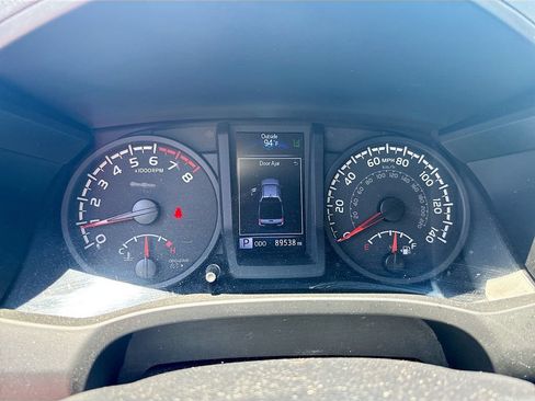 Used 2022 Toyota Tacoma SR AWD/4WD image 28