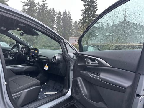 New 2026 Chevrolet Equinox EV LT image 11