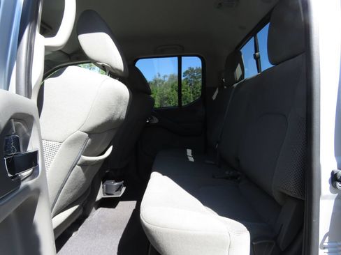 Used 2019 Nissan Frontier SV AWD/4WD image 19