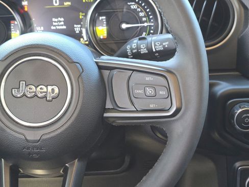 Certified 2023 Jeep Wrangler Unlimited w/ Convenience Group AWD/4WD image 20