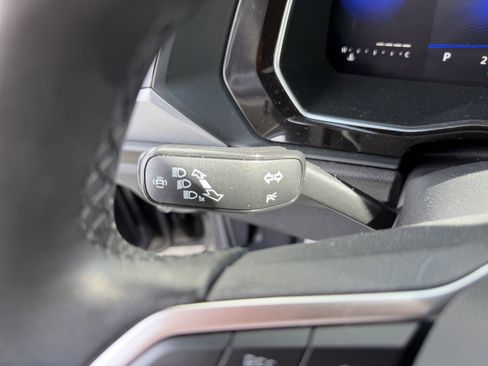 Used 2022 Volkswagen Jetta SE FWD image 18