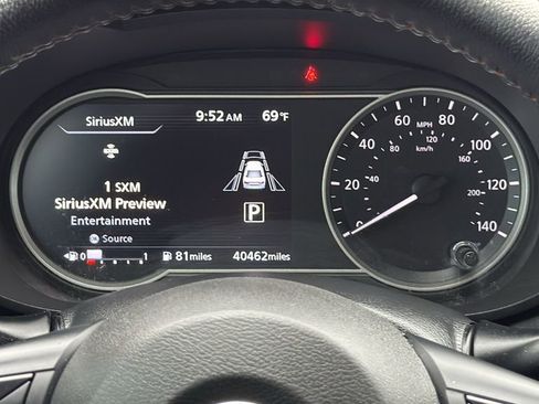 Used 2022 Nissan Versa SR w/ Convenience Package FWD image 20