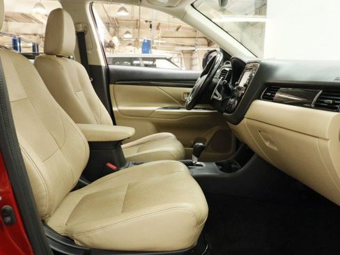 Used 2016 Mitsubishi Outlander GT AWD/4WD image 22