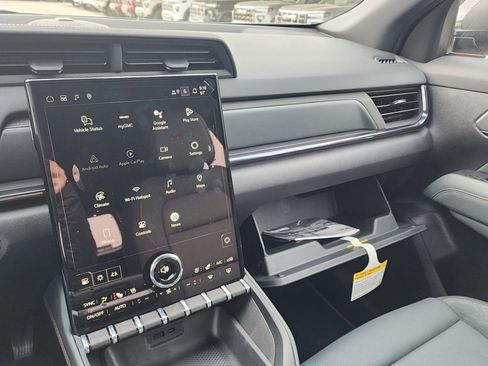 New 2026 GMC Terrain AT4 w/ Convenience Package III image 35