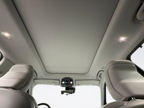 Used 2021 Jeep Grand Cherokee L Overland w/ Advanced Protech Group III image 20