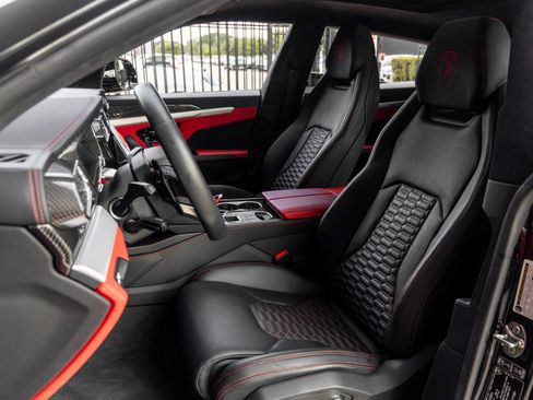 Used 2022 Lamborghini Urus AWD/4WD image 23
