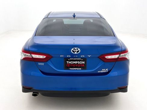 Used 2020 Toyota Camry XLE w/ Sunroof Package FWD image 8