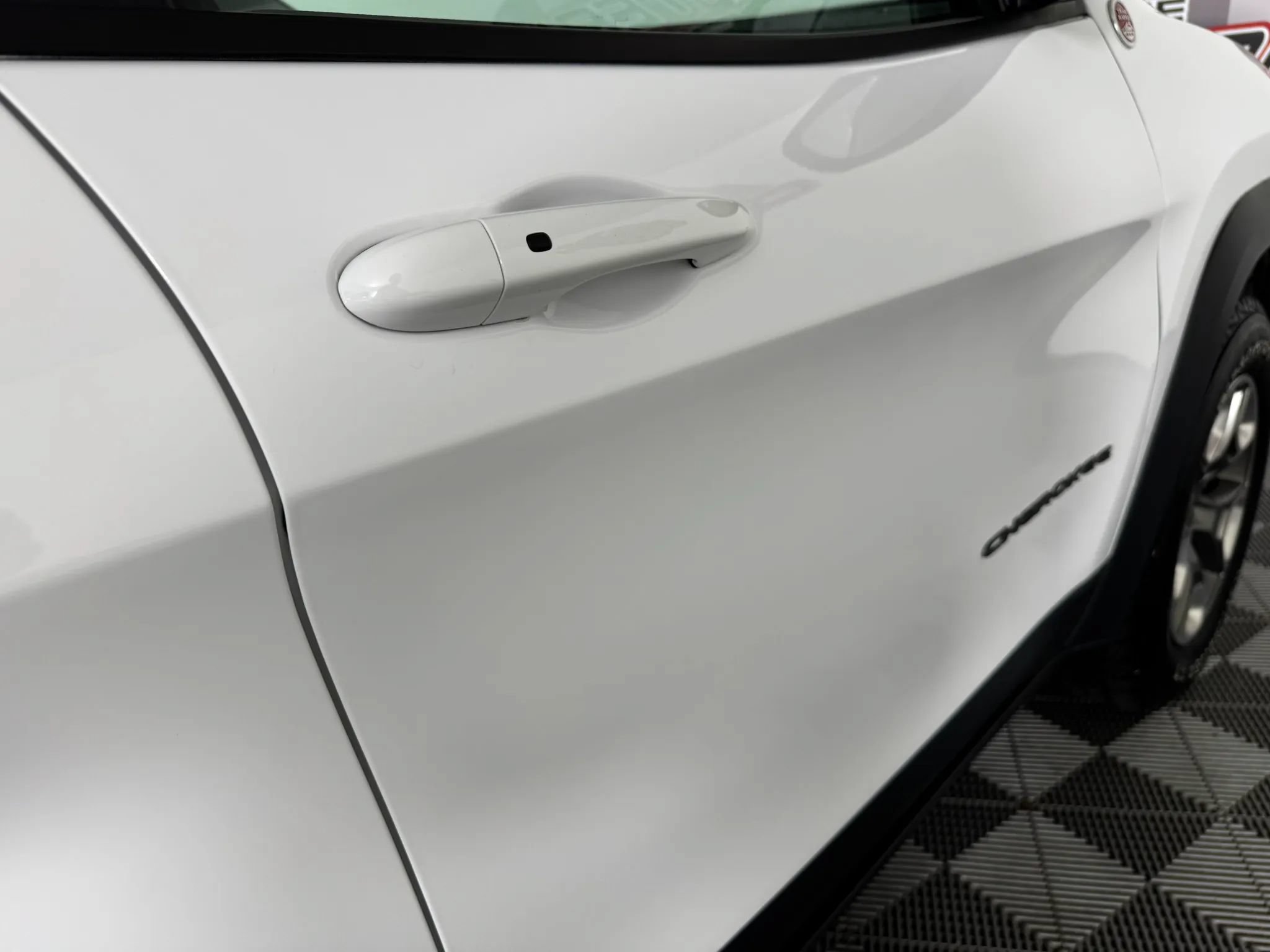 Used 2019 Jeep Cherokee Trailhawk w/ Cold Weather Group AWD/4WD image 29
