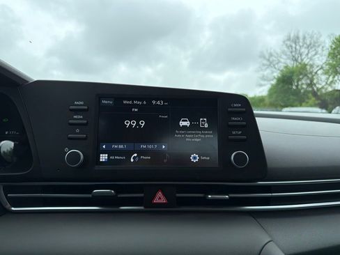 Certified 2023 Hyundai Elantra SE FWD image 18