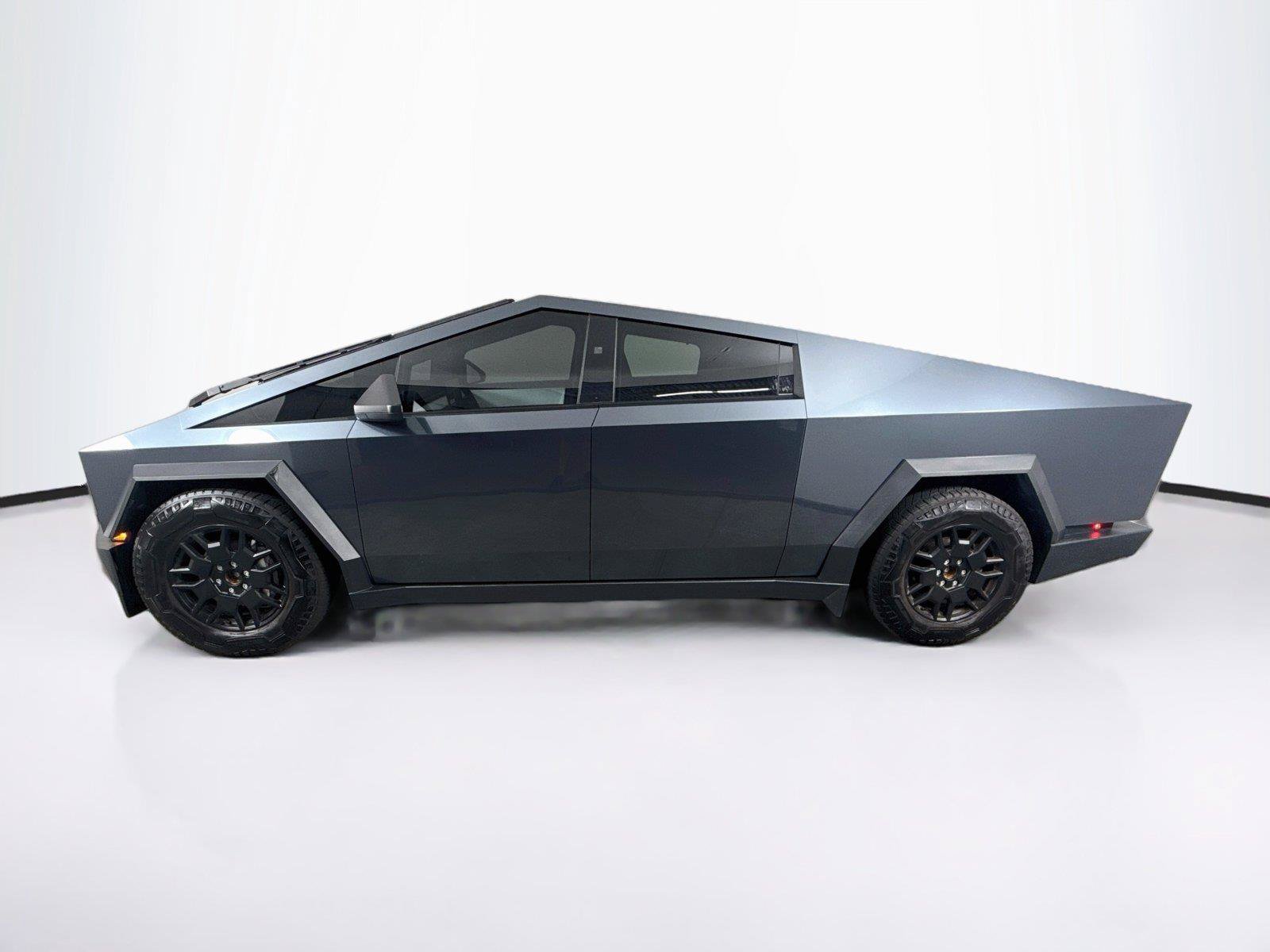 Used 2024 Tesla Cybertruck AWD Crew Cab image 2