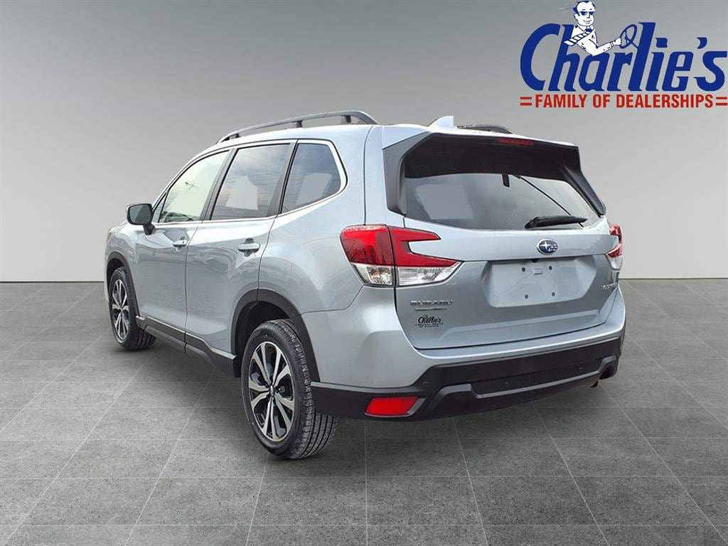 Used 2022 Subaru Forester Limited AWD/4WD image 5