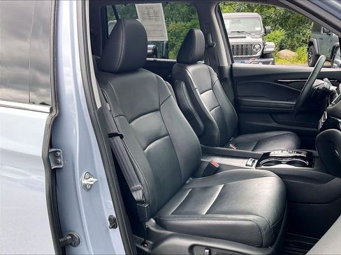 Used 2022 Honda Pilot Touring image 10