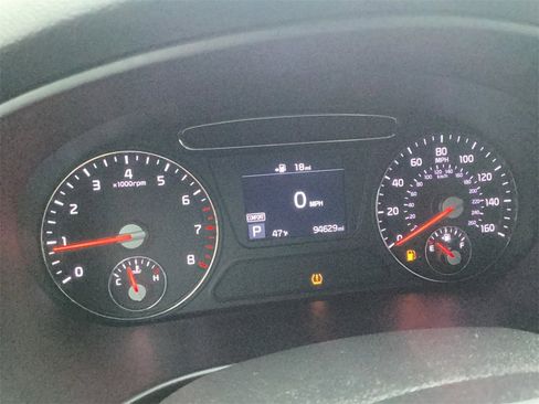 Used 2020 Kia Sorento LX image 36