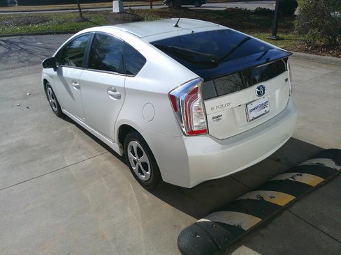 Used 2015 Toyota Prius Two image 12