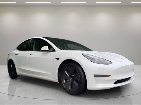 Used 2023 Tesla Model 3 Standard Range RWD image 24