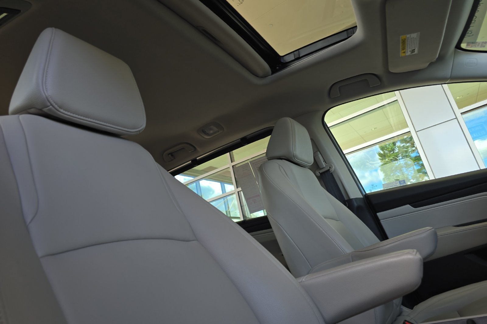 Used 2025 Honda Odyssey EX-L image 18