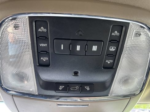 Used 2017 Jeep Grand Cherokee Limited w/ Luxury Group II AWD/4WD image 15