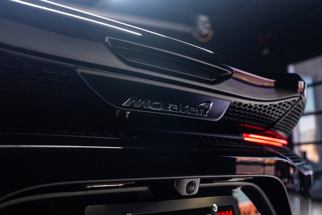Used 2023 McLaren GT RWD image 27