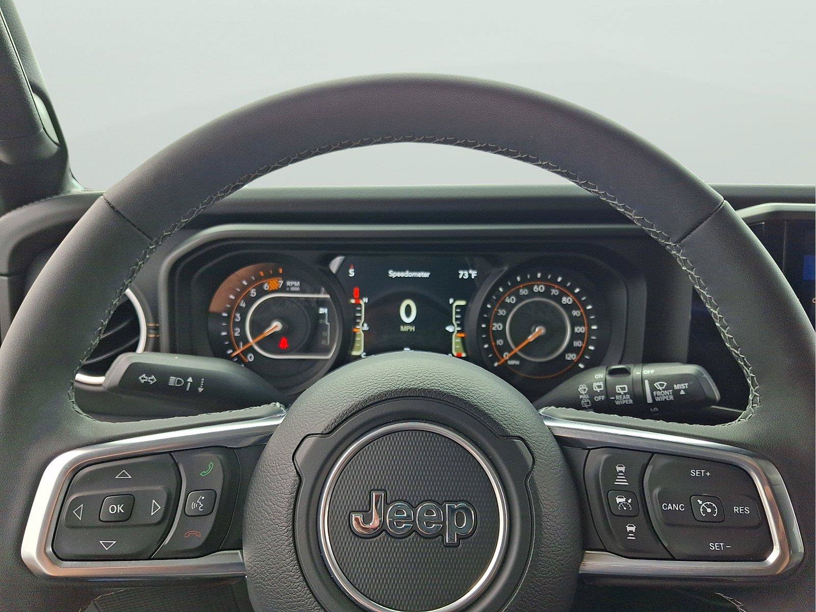 Used 2025 Jeep Wrangler Unlimited Sahara AWD/4WD image 19