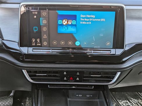 Used 2024 Volkswagen Atlas Cross Sport SE image 19