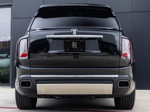 Used 2024 Rolls-Royce Cullinan image 10