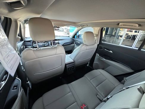 Used 2022 Cadillac XT4 Luxury w/ Cold Weather Package FWD image 21