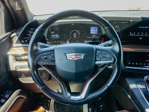 Used 2023 Cadillac Escalade ESV Luxury RWD image 17