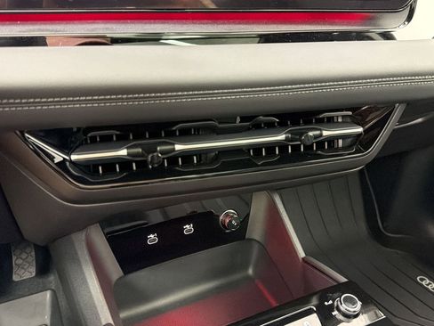 New 2025 Audi Q6 e-tron Premium Plus image 22