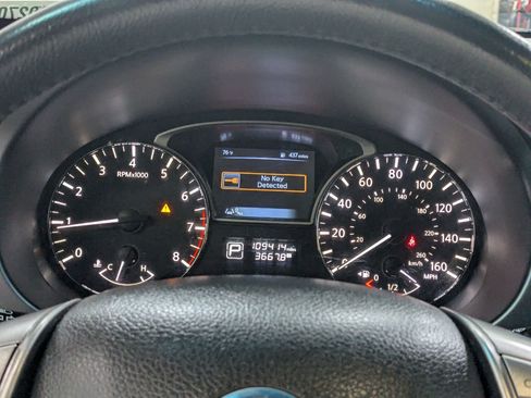 Used 2015 Nissan Altima 2.5 SV w/ Convenience Package FWD image 16