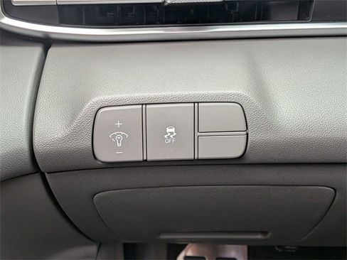 Used 2025 Hyundai Elantra Sport image 18