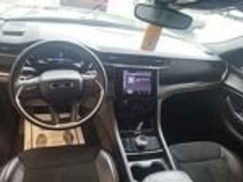 Used 2024 Jeep Grand Cherokee Altitude AWD/4WD image 19