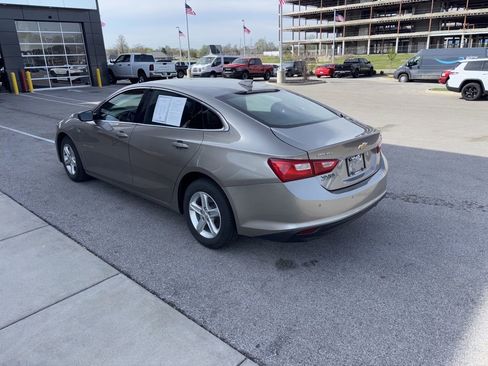 Used 2024 Chevrolet Malibu LT FWD image 3
