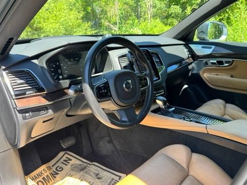 Used 2017 Volvo XC90 T6 Momentum w/ Vision Package AWD/4WD image 9