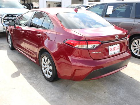 Used 2022 Toyota Corolla LE FWD image 6