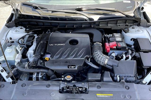 Used 2023 Nissan Altima 2.0 SR FWD image 9