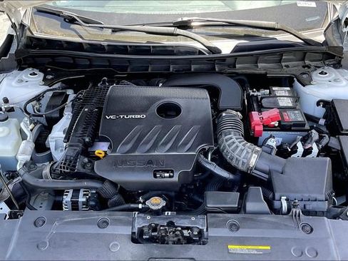 Used 2023 Nissan Altima 2.0 SR FWD image 9