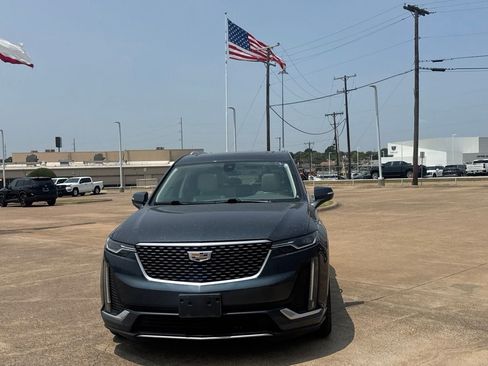 Used 2020 Cadillac XT6 Premium Luxury FWD image 6
