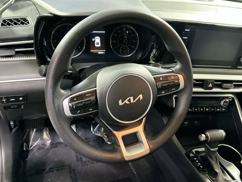 Used 2022 Kia K5 LXS image 18