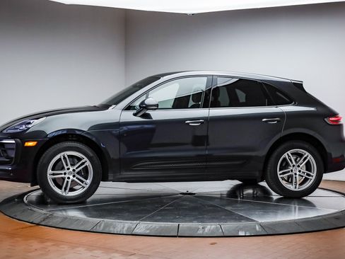 Used 2025 Porsche Macan image 2
