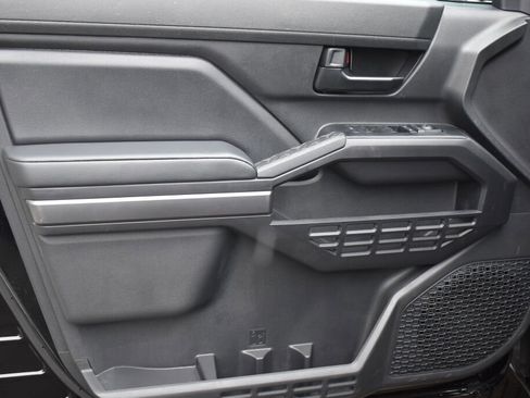 Certified 2025 Toyota Tacoma SR5 image 17