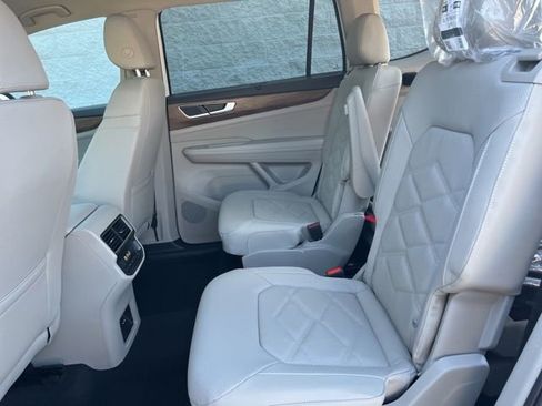New 2026 Volkswagen Atlas SE FWD image 25