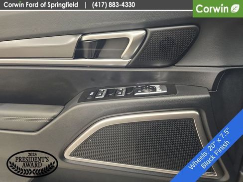 Used 2025 Kia Telluride S FWD image 37