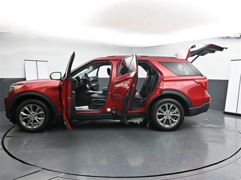 Used 2022 Ford Explorer Limited w/ Equipment Group 301A image 41