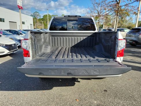 Used 2020 Nissan Titan SV w/ SV Convenience Package image 11