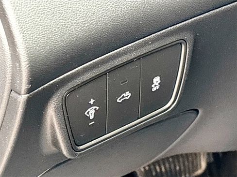 Used 2023 Hyundai Santa Cruz SE image 10