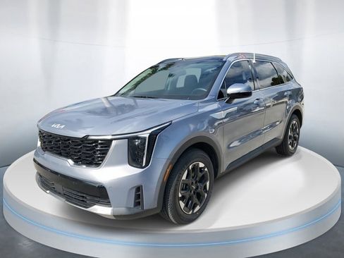 Used 2024 Kia Sorento S w/ Panoramic Sunroof Package image 2